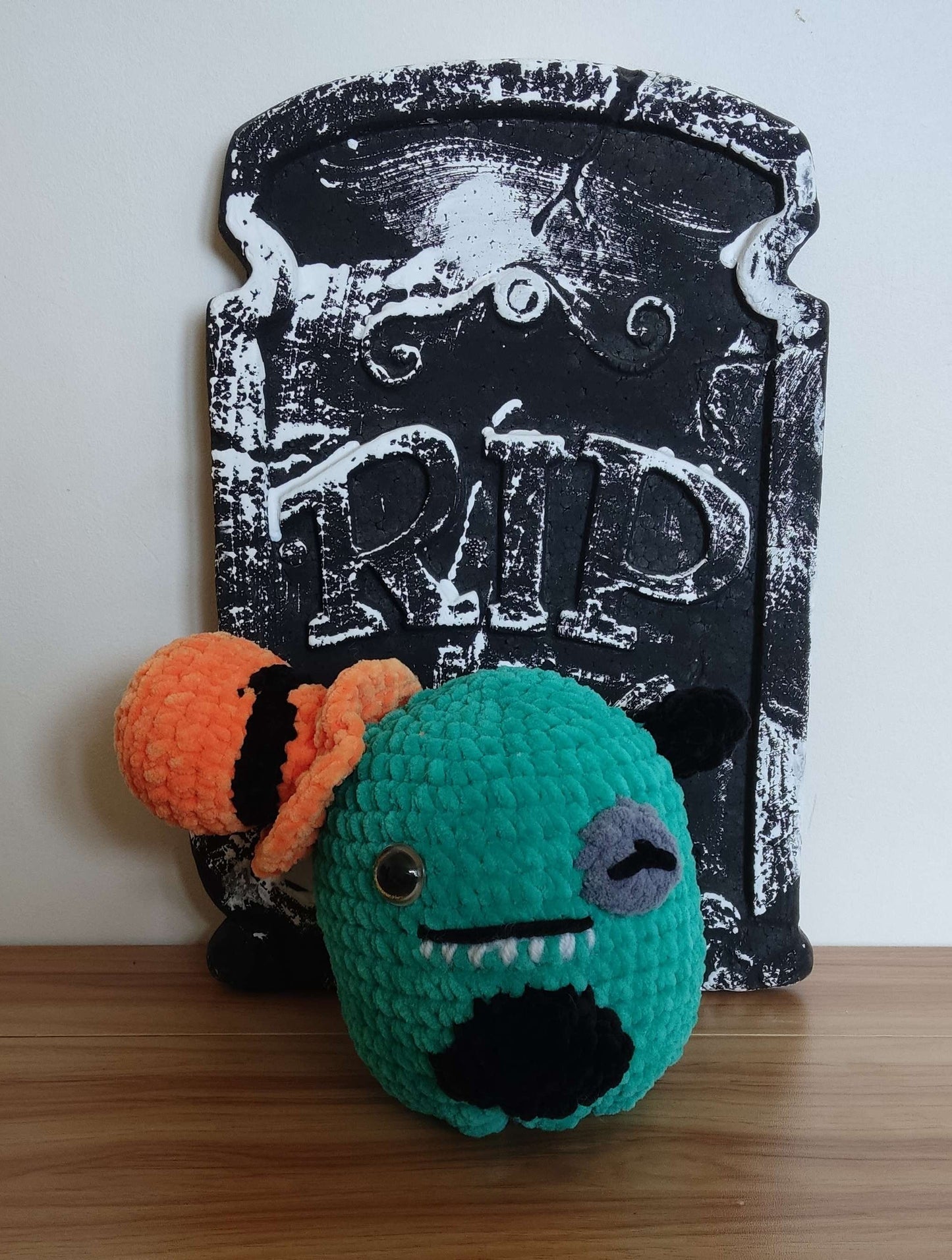 Grognon le Monstrichou : Vos nuits seront remplies de câlins monstrueusement doux ! 💚